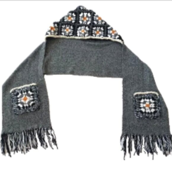 Hand Crafted Accessories - NEW Hand-Knitted Chunky Granny Squares Hood Scarf Wrap Pockets Fringe Gray Black